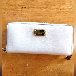 Michael Kors Jet Set Travel Continental Pebble Grain Leather Wallet